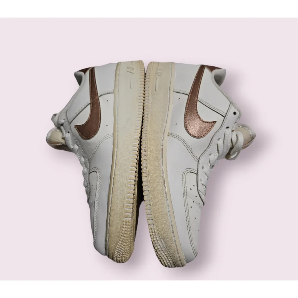 Nike Air Force 1 Low Summit White Metallic Red Bronze 314219-129 SZ 7Y